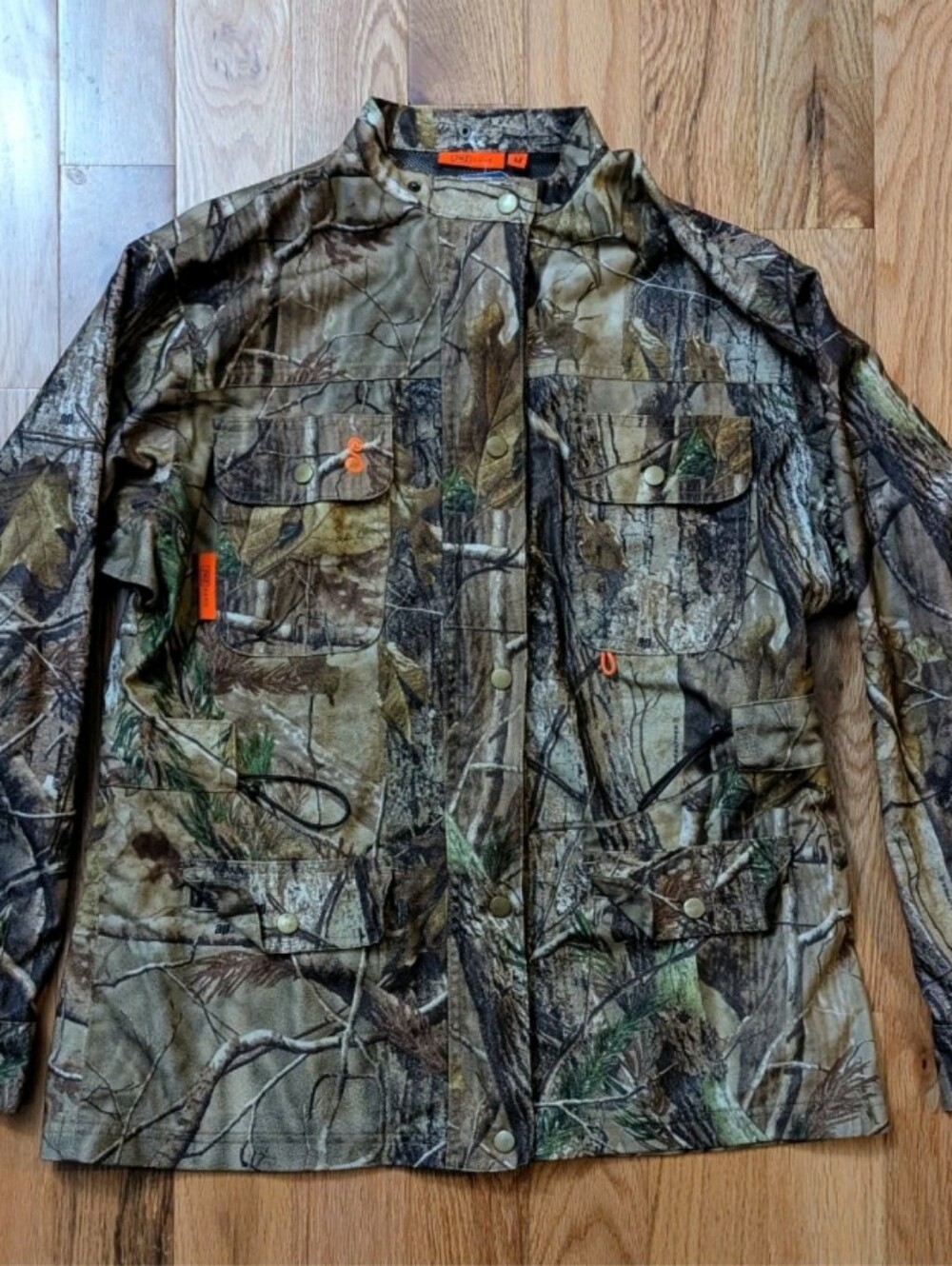 She Womens Outdoor Realtree Hunting CAMO Jacket Medium large snap pockets
